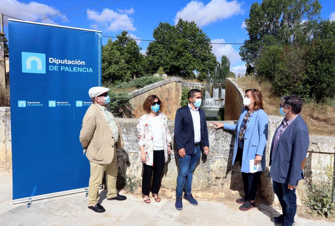 El Canal de Castilla ha sido el lugar elegido por la Diputación para hacer balance