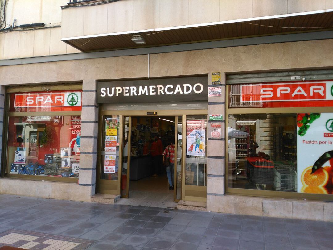Supermercado Spar en calle Carmen de Cartagena.