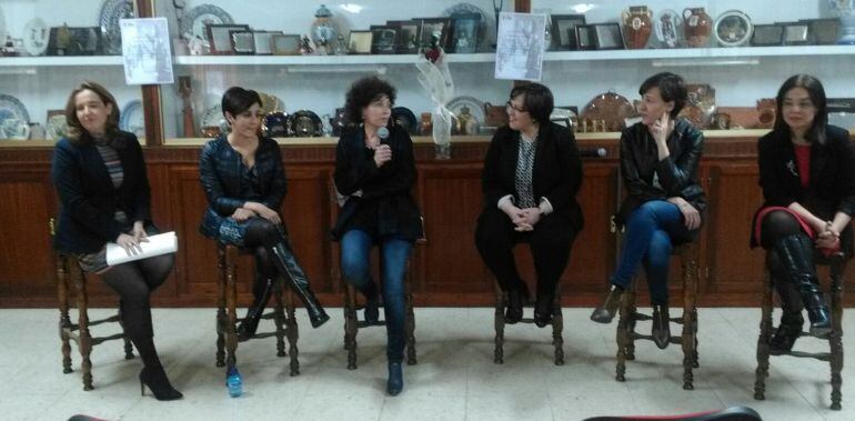 Participantes en el I Encuentro por la igualdad organizado por el Instituto de la Mujer