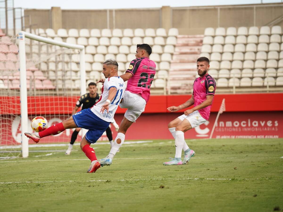 Los abonados del Algeciras tendrán una entrada al 50% ante el Murcia