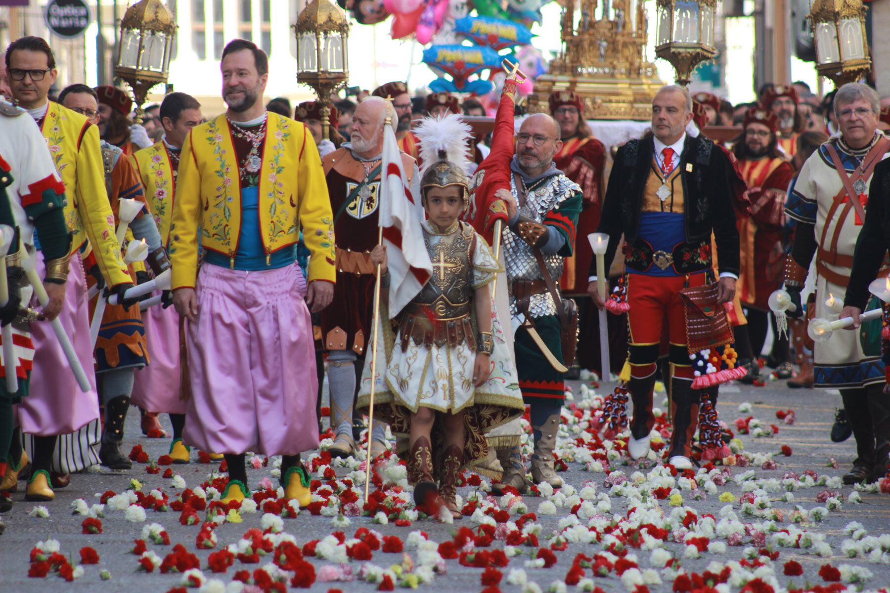 La filà Judíos ha vuelto a tener un Sant Jordiet después de 60 años en Mauro Abellán Bravo