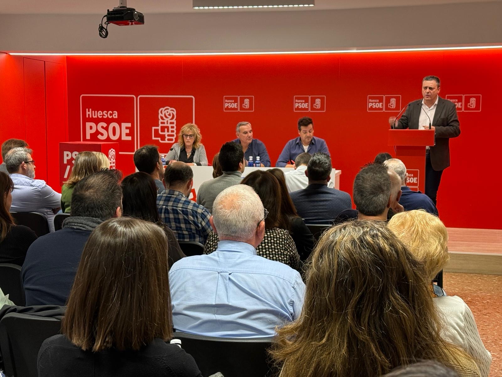 Fernando Sabés en el Comité Provincial del PSOE altoaragonés