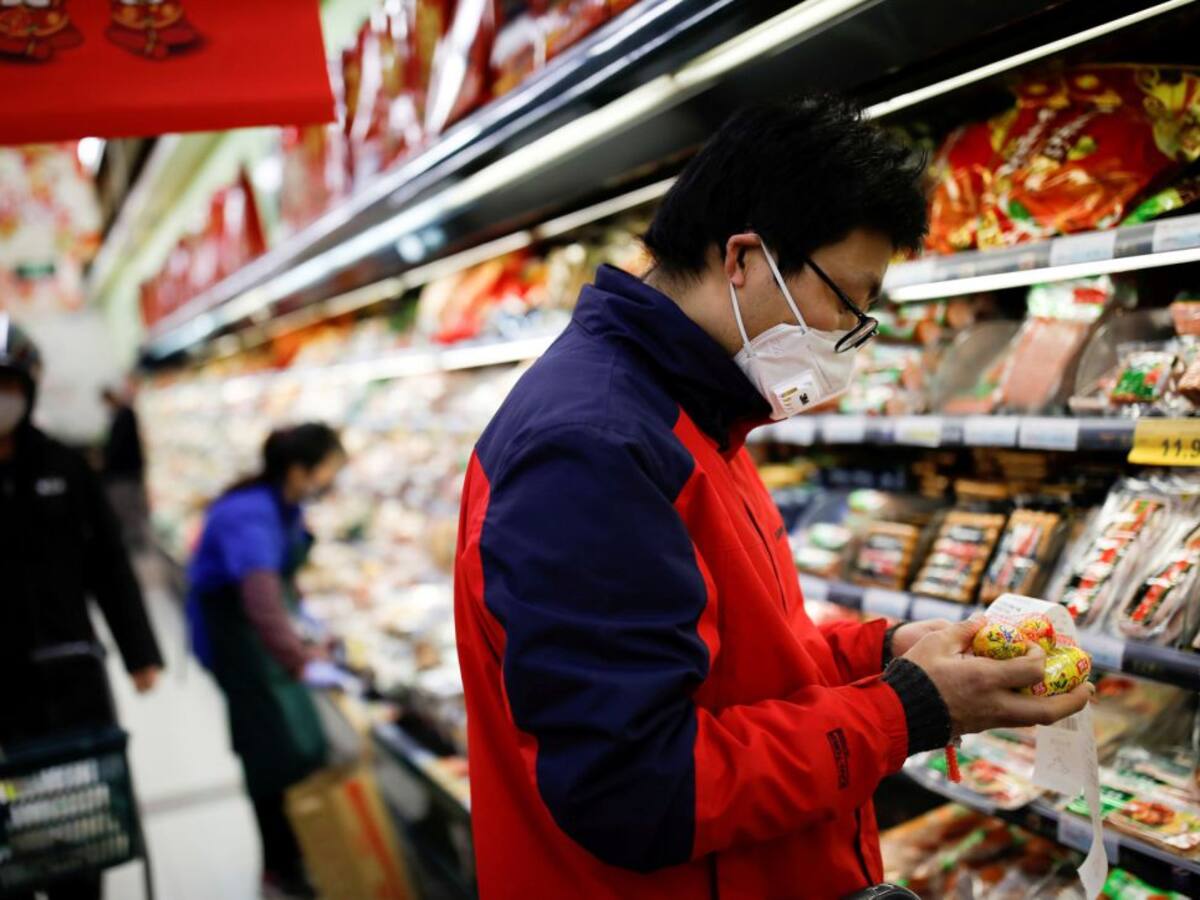 "Soy chino, no soy virus": las explicaciones de un comerciante cerca del hospital de la cuarentena