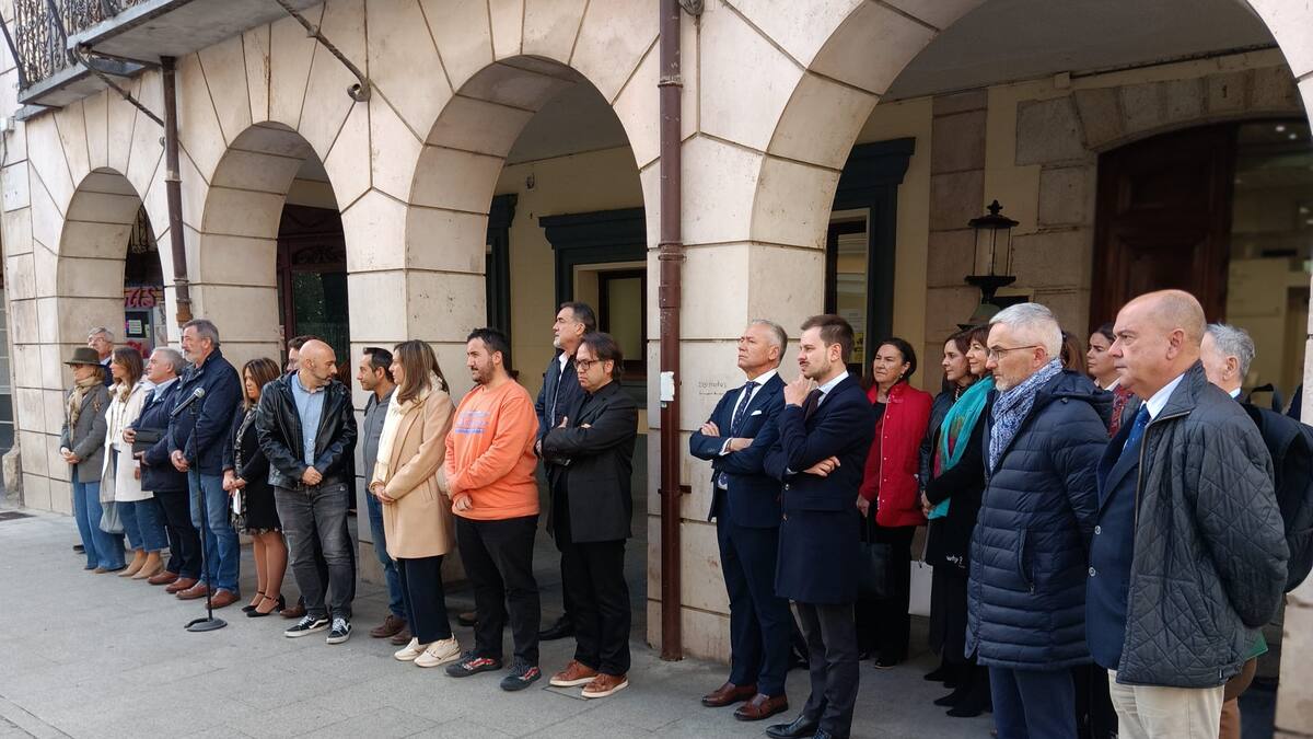 Un minuto de silencio en Aranda de Duero por Mainca