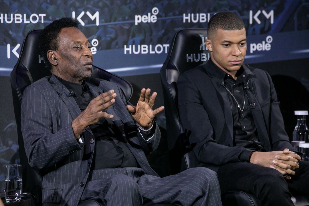 Pelé y Mbappé durante el encuentro del martes en París