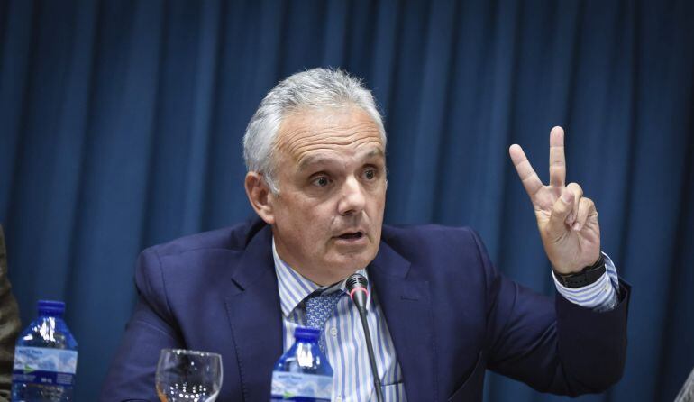 GRA329. MADRID, 24/06/2015.- El presidente de la Real Federación Española de Tenis (RFET) José Luis Escañuela, durante la rueda de prensa ofrecida hoy en Madrid, en la que reiteró su decisión de no dimitir en una jornada en la que el Tribunal Administrati