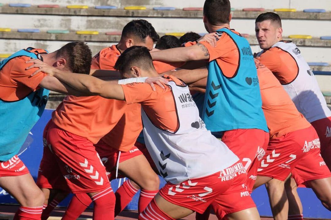 La plantilla del Real Murcia en un entrenamiento