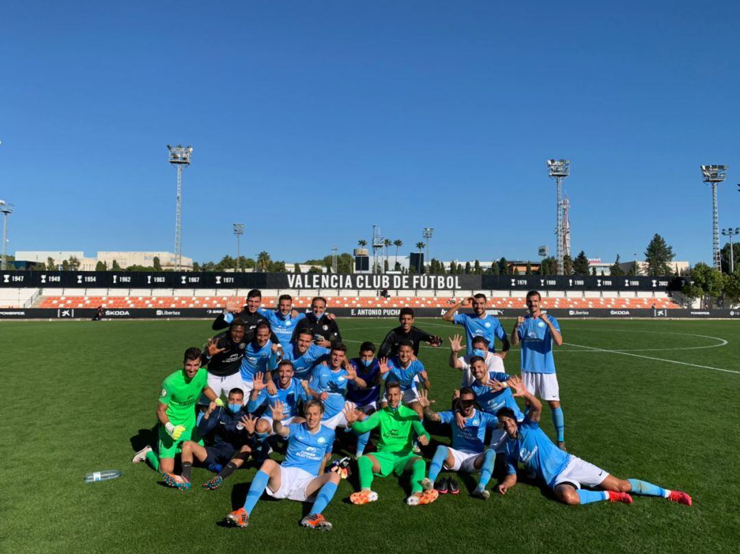 Celebración ayer tras la goleada