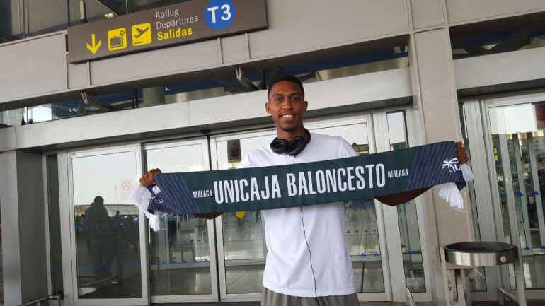 Jamar Smith, nada más aterrizar en el aeropuerto de Málaga