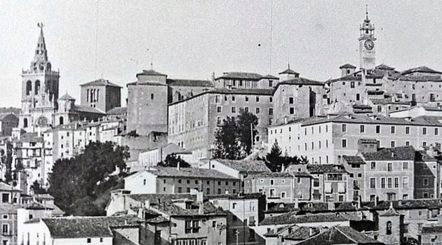 Torre de la Catedral y Torre de Mangana. Cuenca, 1895.