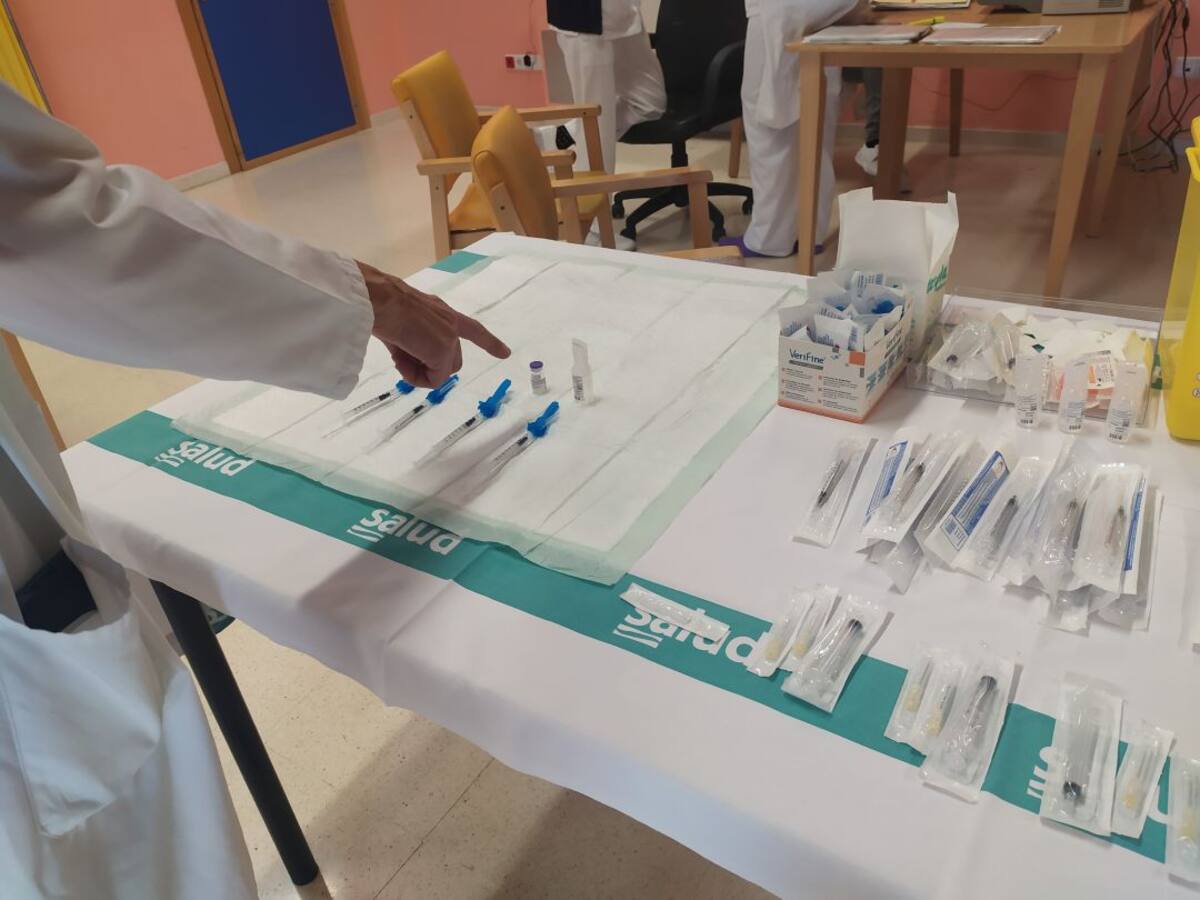 Aragón intensifica la vacunación de los mayores de 80 años
