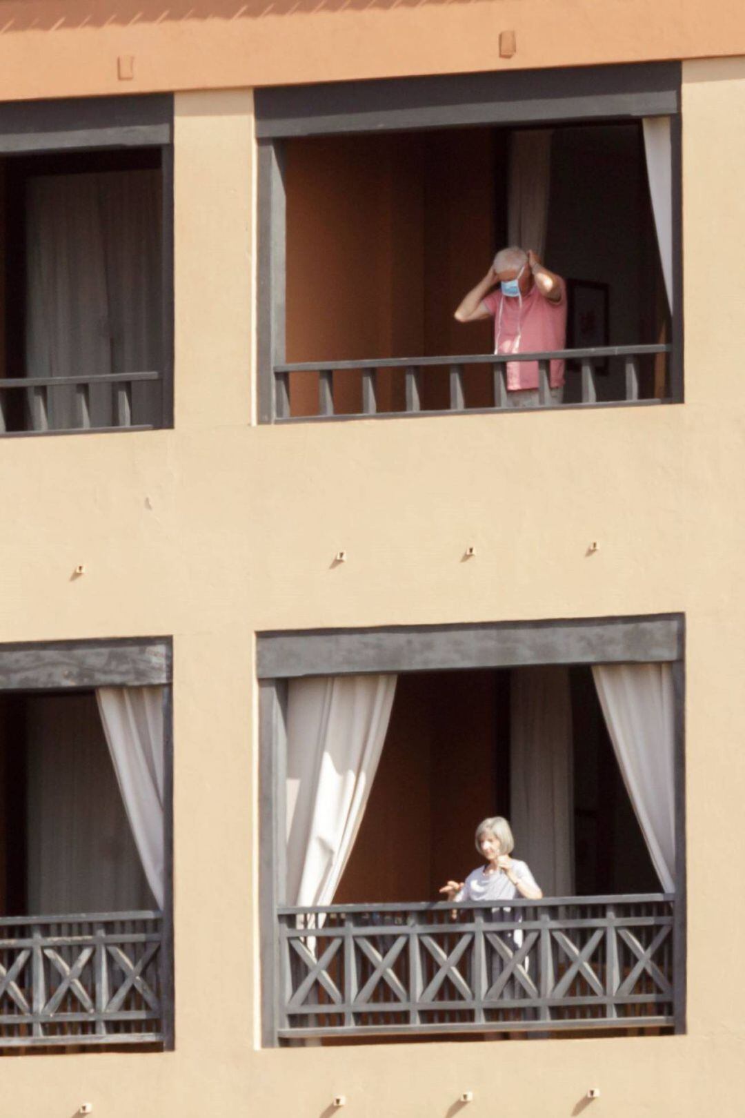 Turistas en cuarentena en el Hotel H10 de Adeje