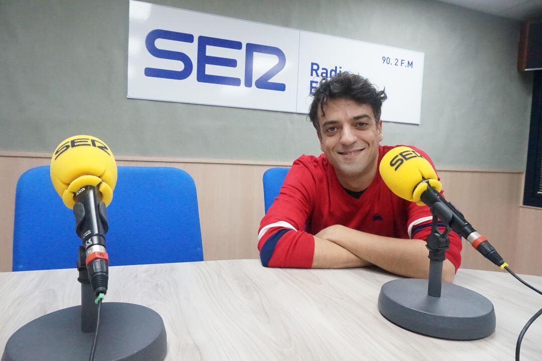 Alejandro Vera, actor eldense, pasa por los micrófonos de Hoy por Hoy Elda Vinalopó 