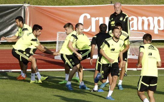 Vicente del Bosque dirige uno de los últimos entrenamientos de La Roja.