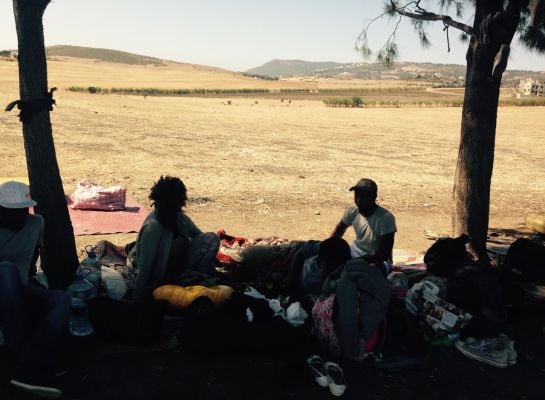 En el campamento hay varias mujeres, algunas embarazadas, como es el caso de estas camerunesas.