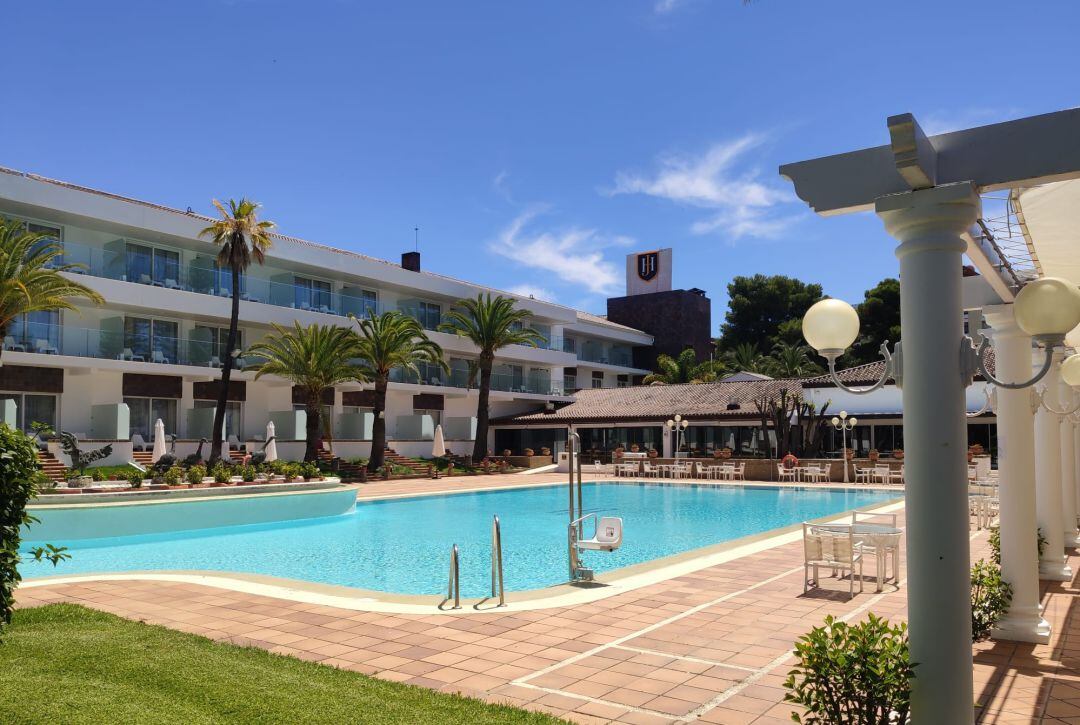 Piscina del hotel Jerez