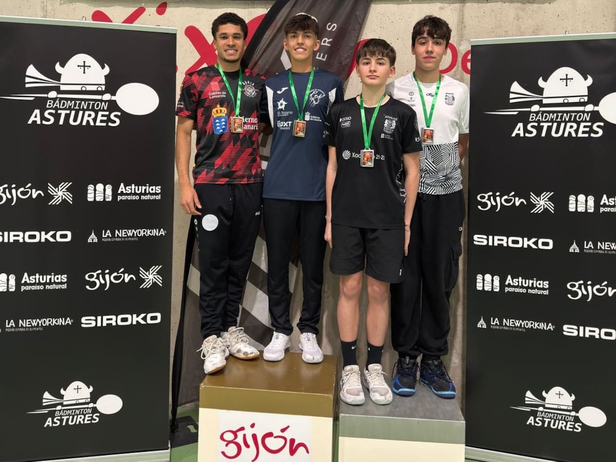 Adrián Carabali, de Lanzarote, se trae la medalla de oro en dobles del TOP TTR Gijón