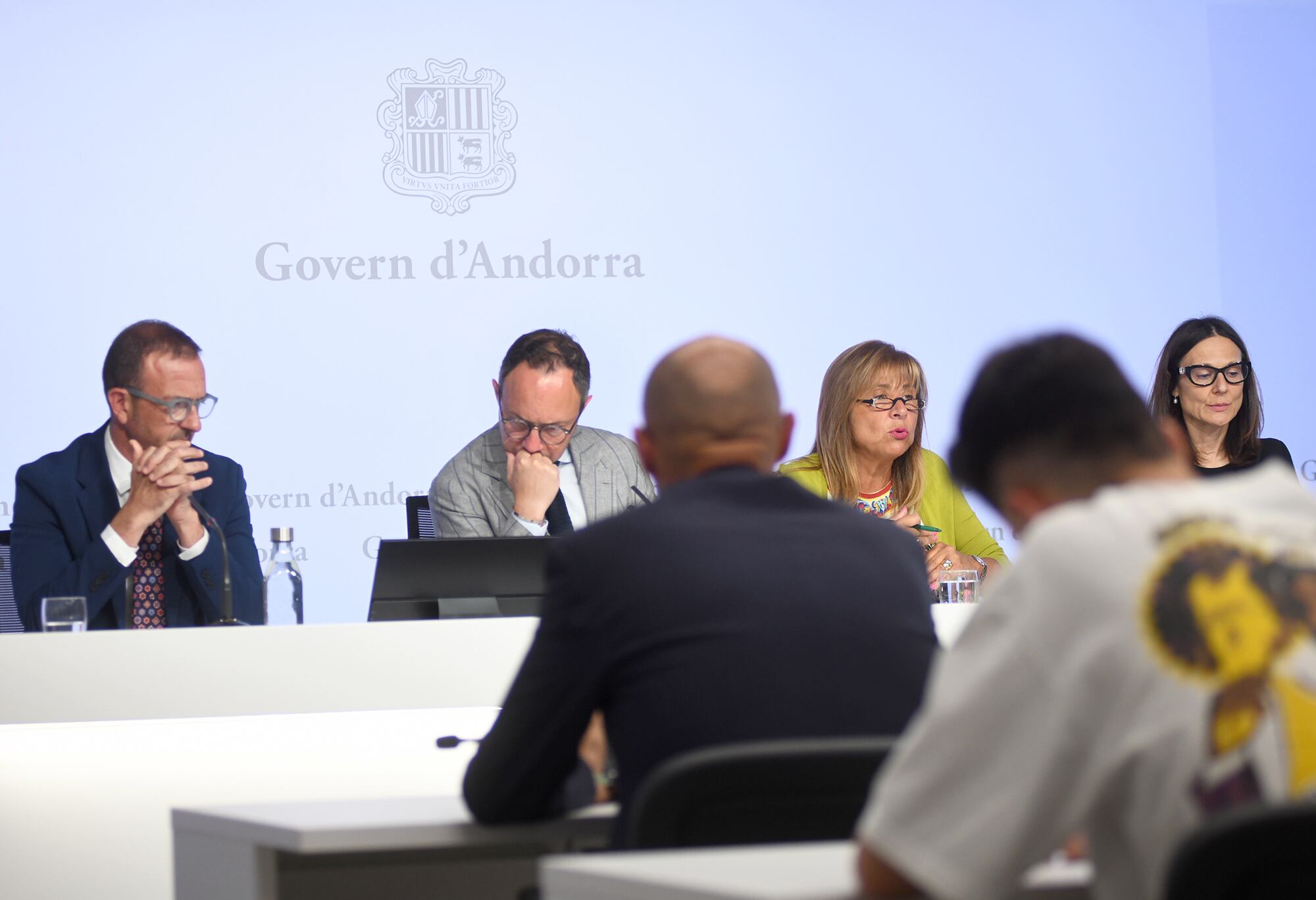 El cap de Govern, Xavier Espot, acompanyat dels ministres, Marsol, Torres i Molné, durant la presentació de la llei Òmnibus