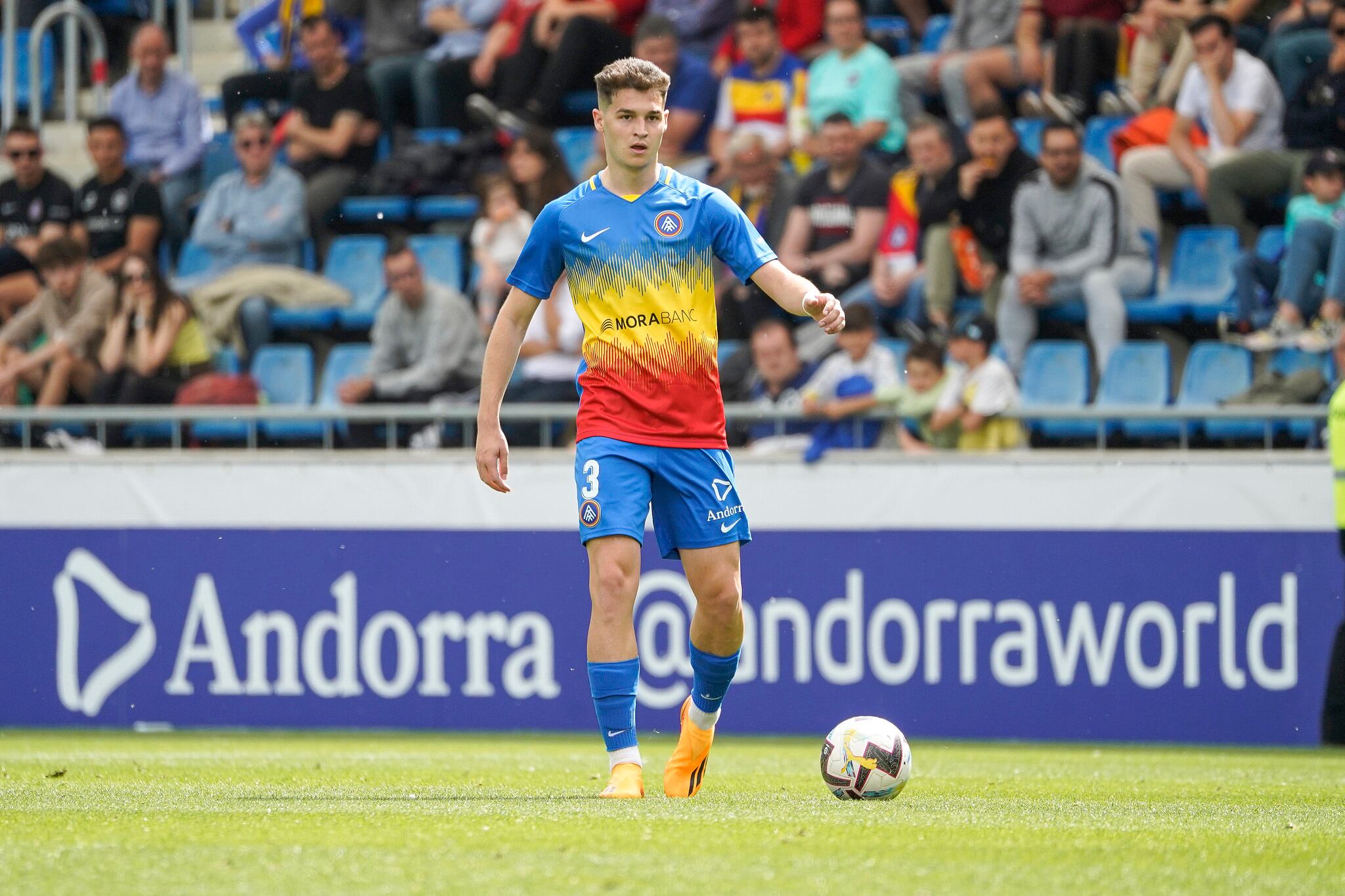 Mika Mármol durant un partit amb l'FC Andorra