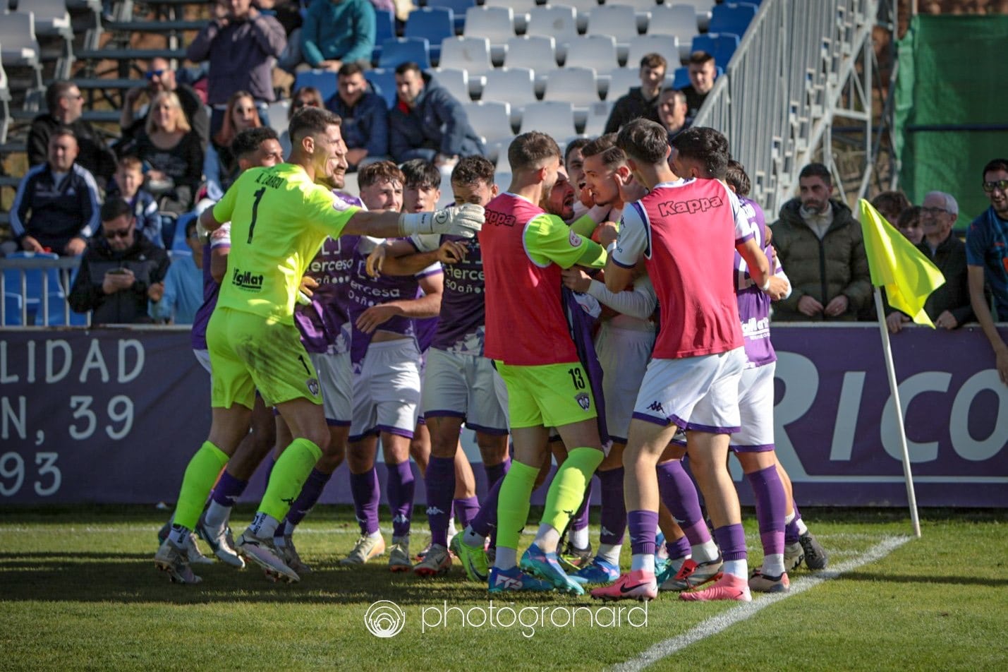 Jornada 12, 2RFEF Grupo V. CD Guadalajara-CD Illescas (Campo Pedro Escartín). Foto: Photogronard