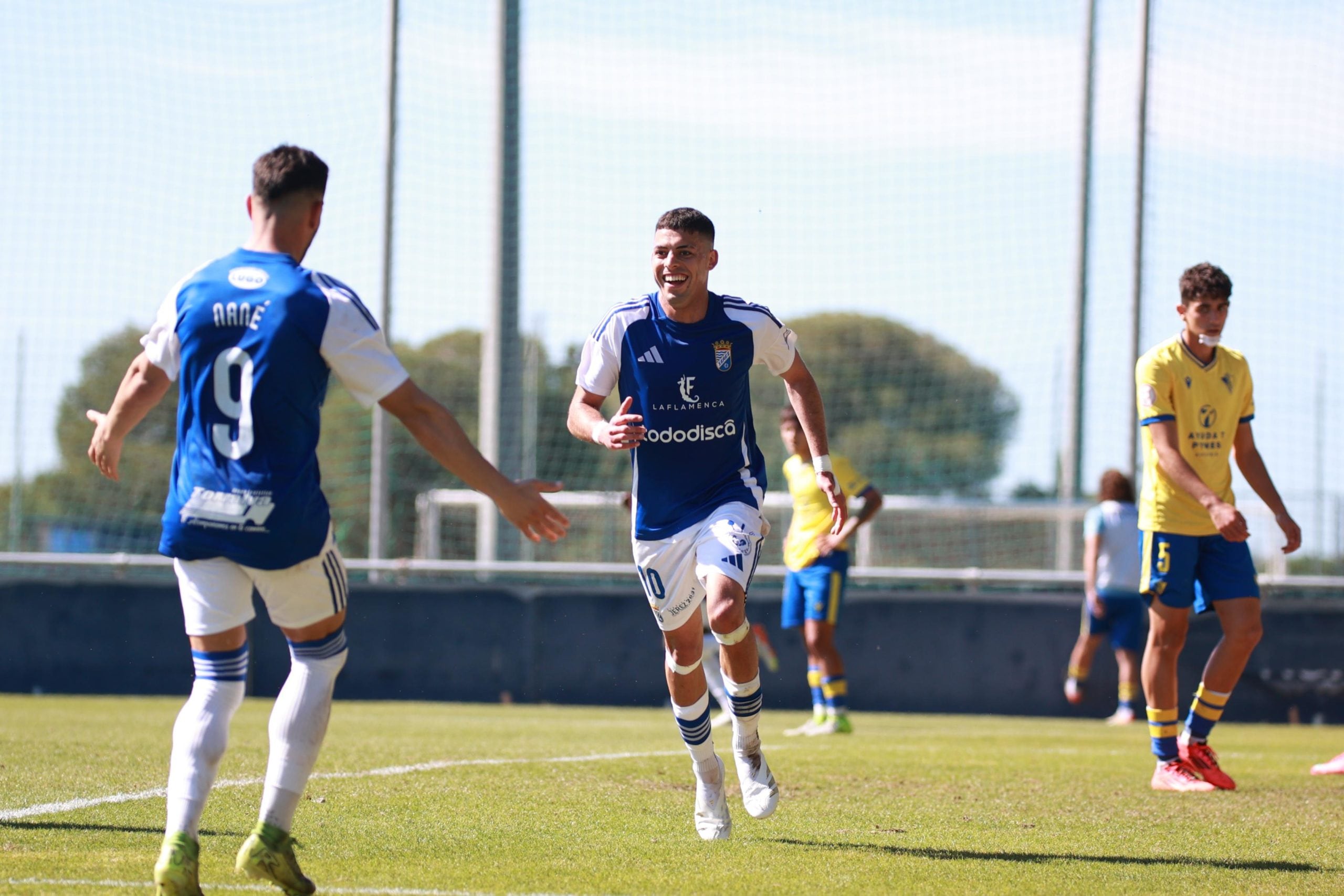 Charaf y Nané durante el partido ante el Cádiz Mirandilla