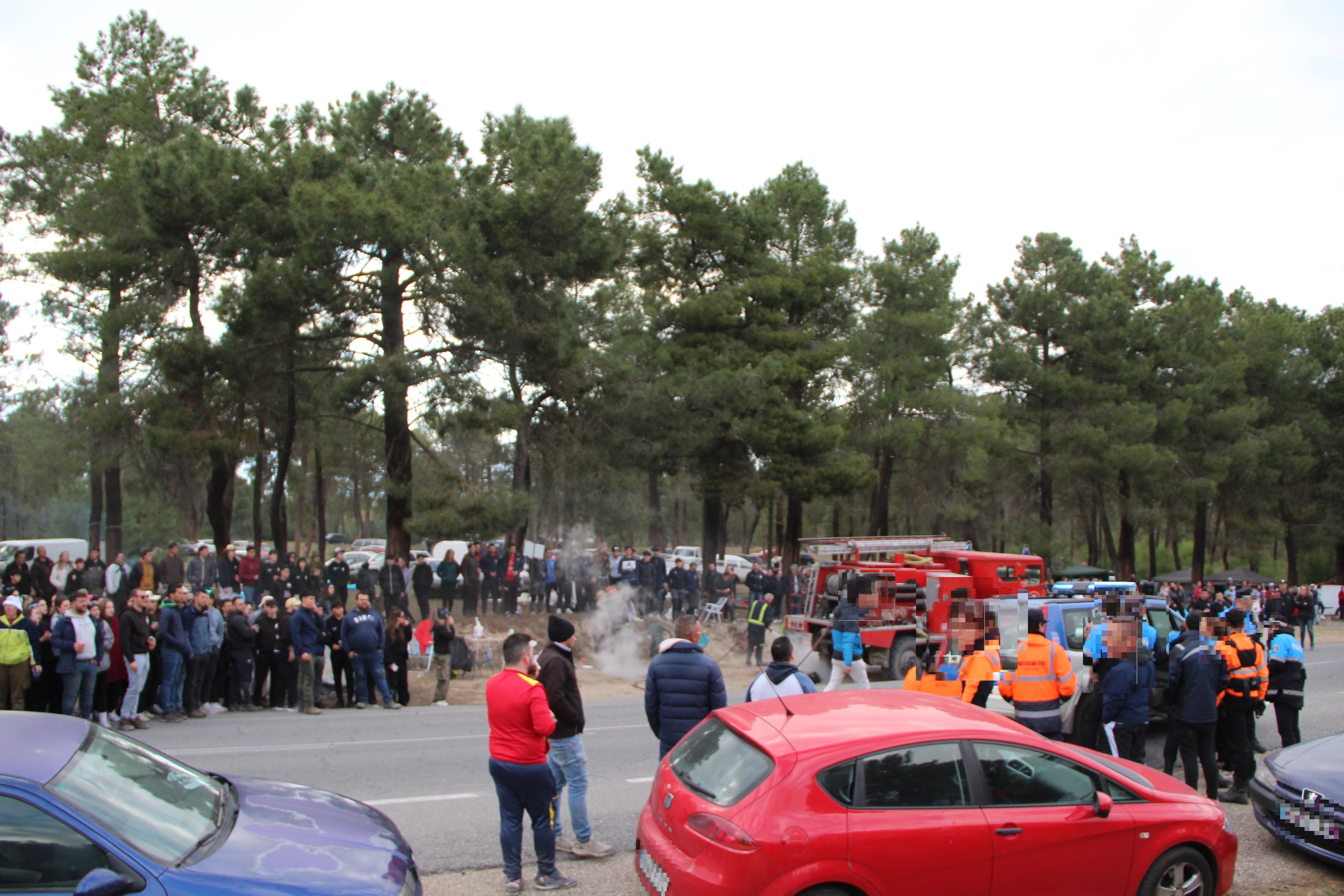 Incidentes ocurridos en la tarde de la Clásica Ciclista de la Chuleta con el apagado de las hogueras
