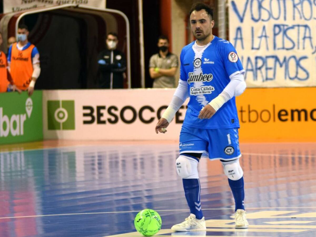 Chemi: "Desde pequeño siempre he sido un portero al que le gustaba salir con el balón"