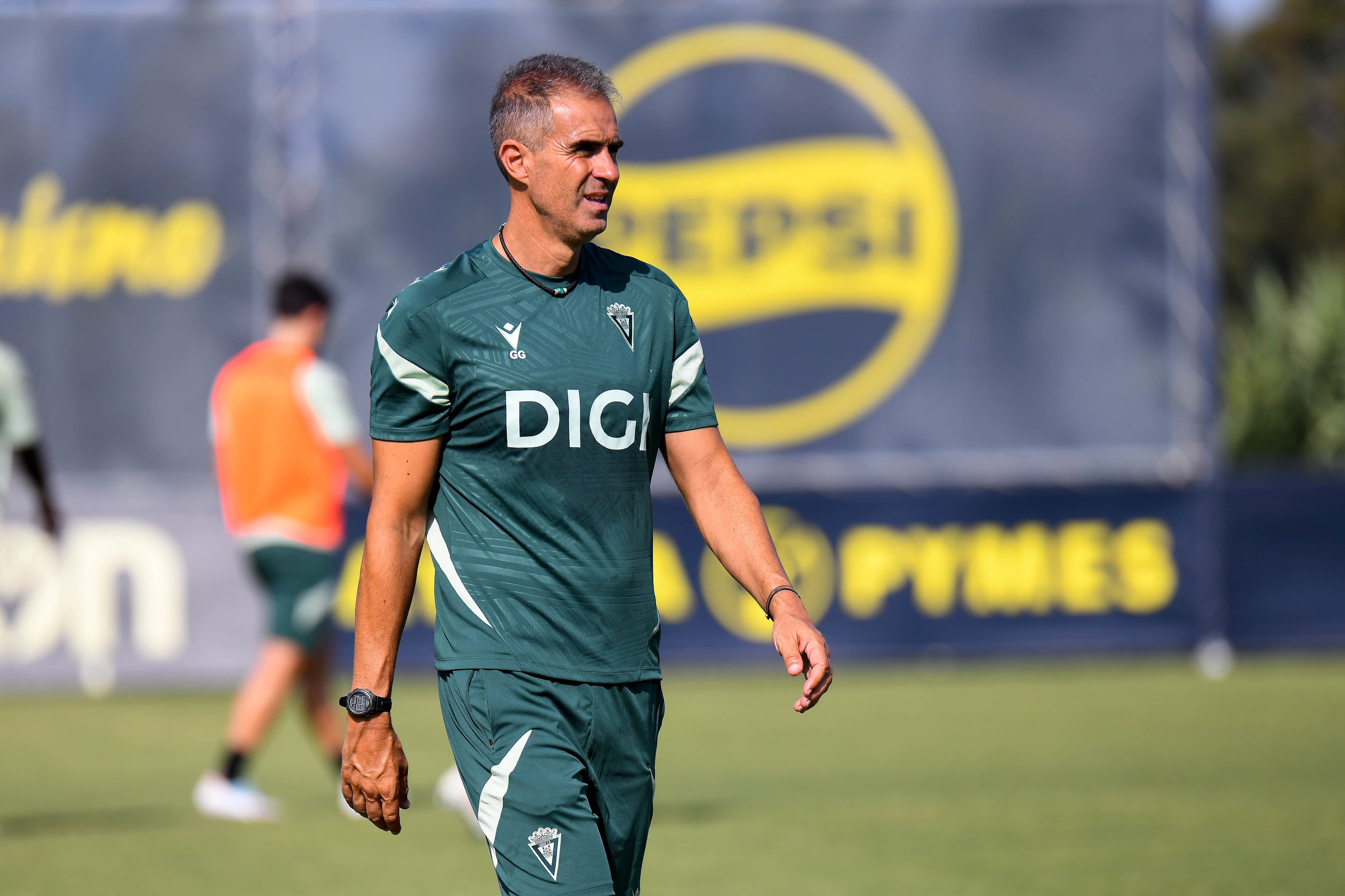 Gaizka Garitano en la Ciudad Deportiva Bahía de Cádiz.