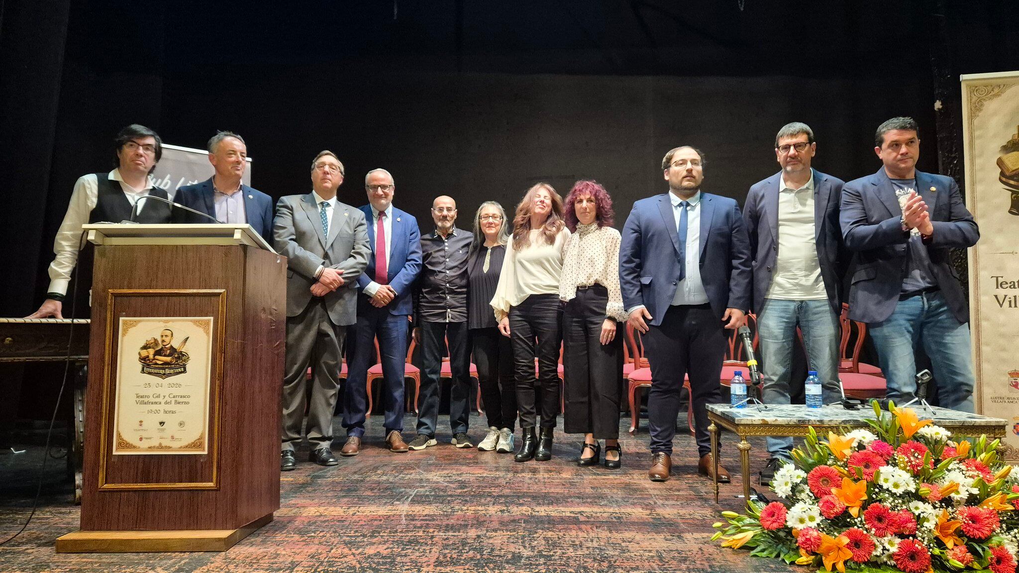 Representantes institucionales y escritores