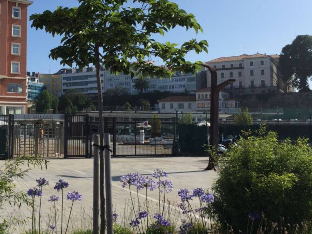 Marea censura que el dinero para la compra de La Solana se destine ahora a los expropiados de Elviña