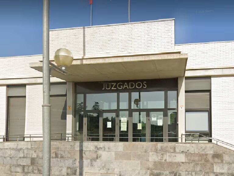 A la foto, jutjats de Fraga.