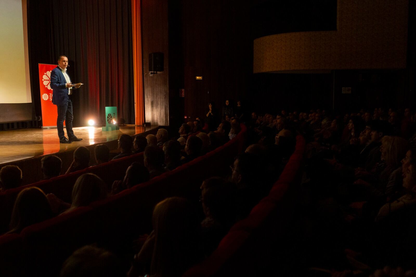 Francisco Requejo en la presentación de &quot;Zamora sí&quot;. Foto J.L. Leal