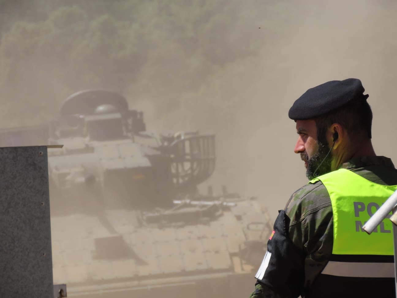 Exhibición de carros de combate Leopard2 y Pizarro en la Base de Cerro Muriano durante la visita de la Ministra de Defensa Margarita Robles