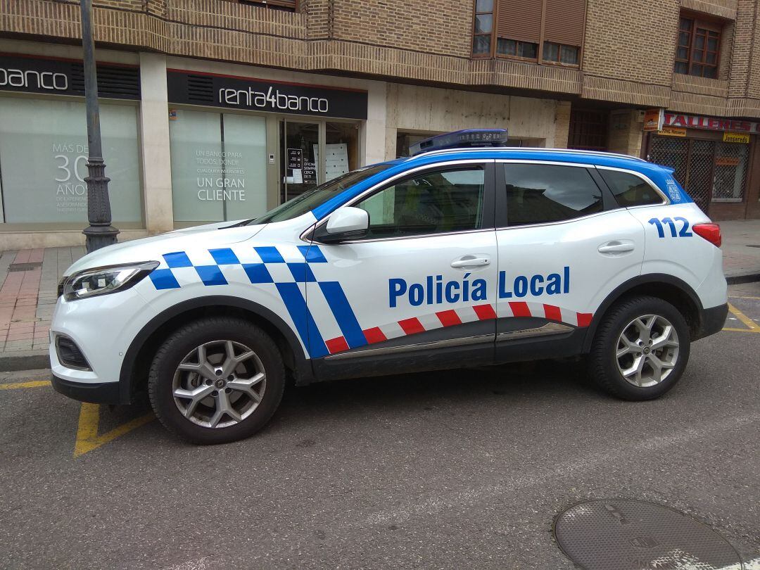 La Policía Local requisa a un hombre un palo de 50 centímetros con el que amenzaba a otra persona