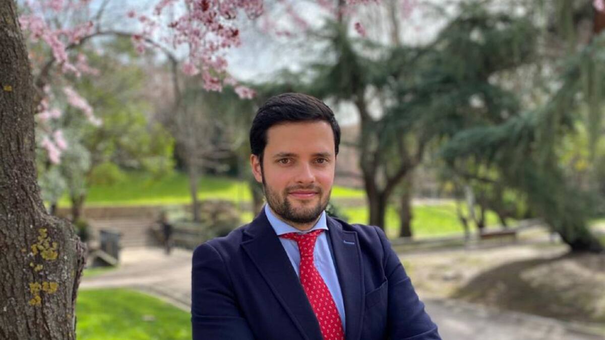 Gabriel Beltrán, el joven linarense que preside la asociación de Colegios Mayores de Madrid