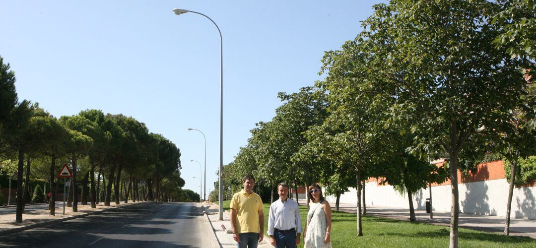 Visita del ejecutivo al nueva iluminación de la avenida del Parque