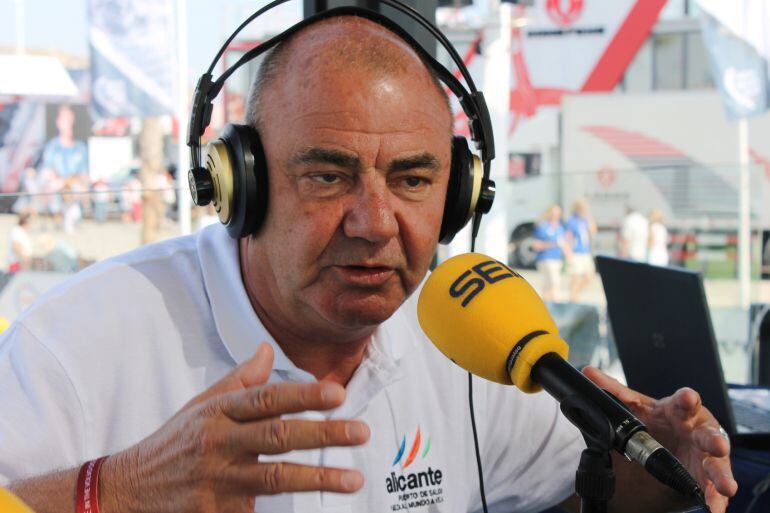 Antonio Rodes, director de la SPTCV durante la salida de la Vuelta al Mundo a Vela de Alicante en 2017