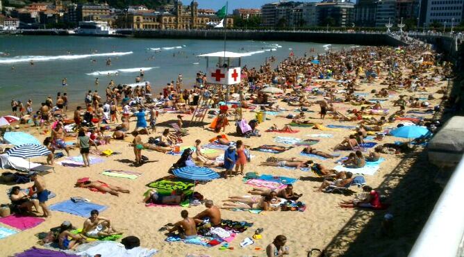 Playa de La Concha en pleamar