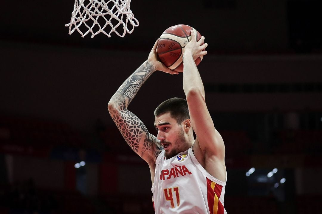 Juancho Hernangómez durante un partido con la selección española de baloncesto