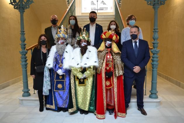 Sus Majestades de Oriente durante la Recepción oficial en el Ayuntamiento de Linares.