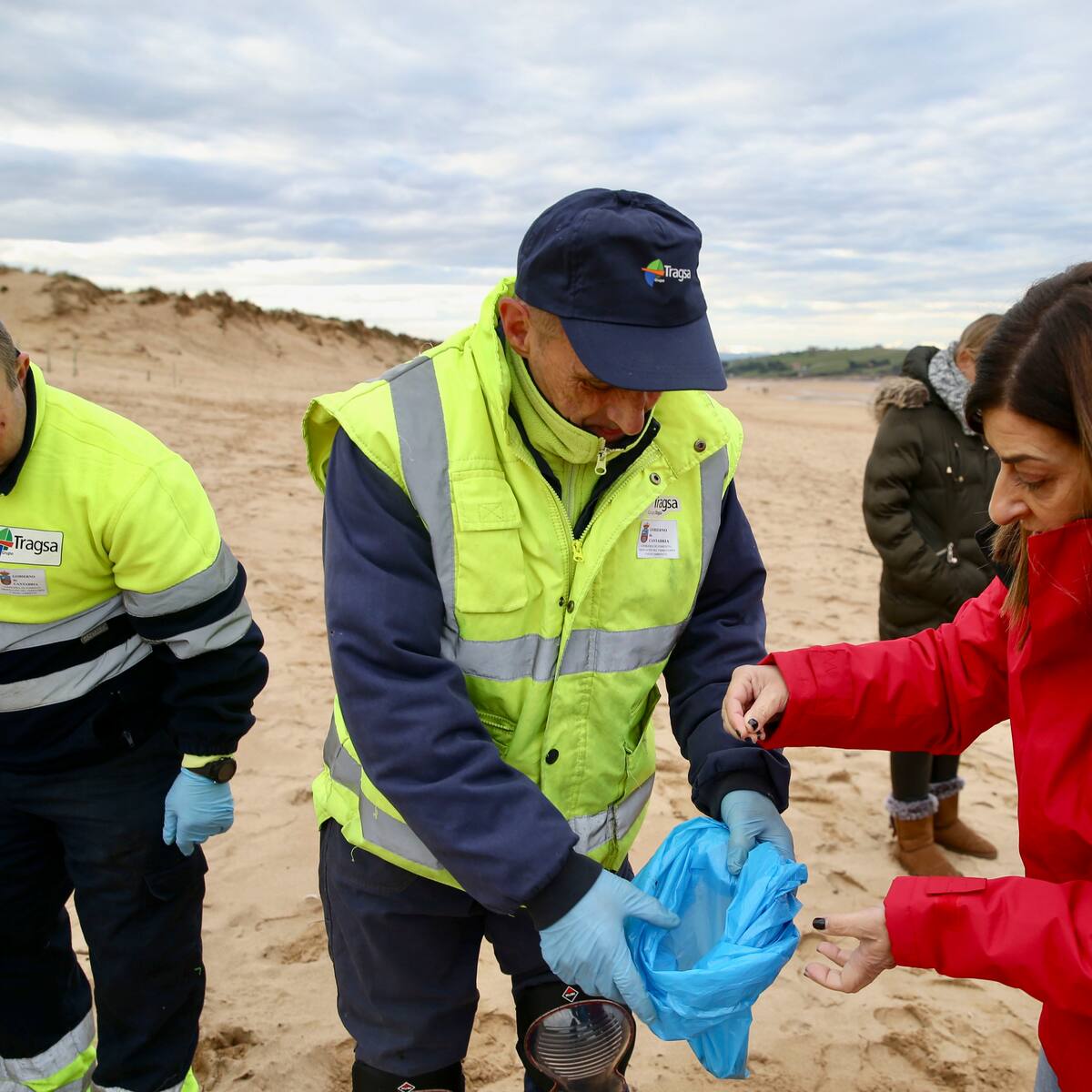 Los pellets recogidos en Cantabria no llegan a los 3 kilos