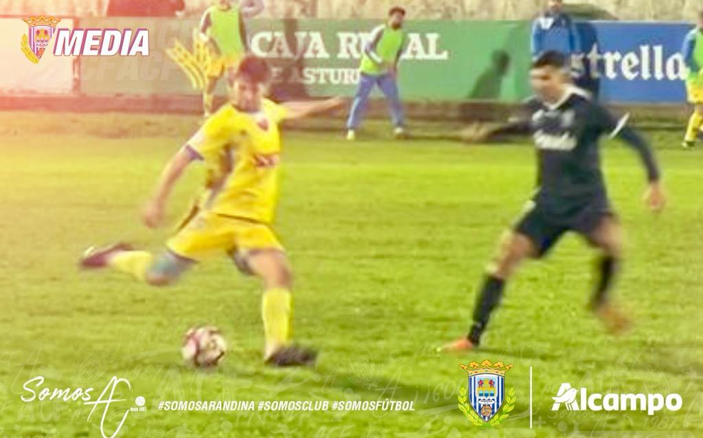 Otro momento del partido