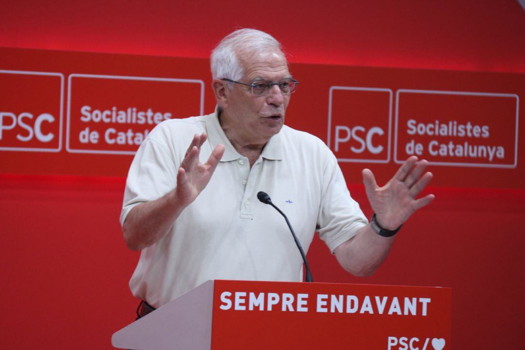 El ministro de Exteriores en funciones, Josep Borrell, durante una charla en la escuela de verano del PSC. 