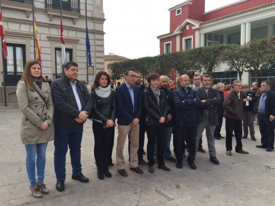 Representantes de la Corporación alcazareña, junto a la alcaldesa, Rosa Melchor