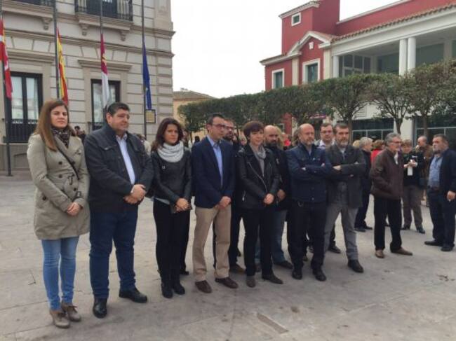 Representantes de la Corporación alcazareña, junto a la alcaldesa, Rosa Melchor