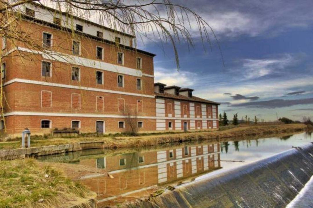 Edificio de la Fábrica de Harinas en Dueñas