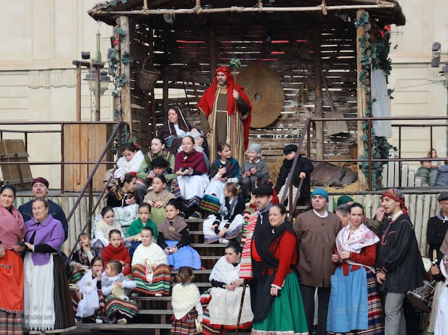 La Sagrada Família ha rebut amb molta alegria la visita dels pastorets i pastoretes