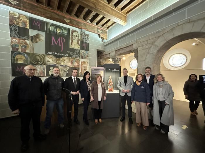 Presentación de la restauración de la talla de la Virgen del Camino de Ena