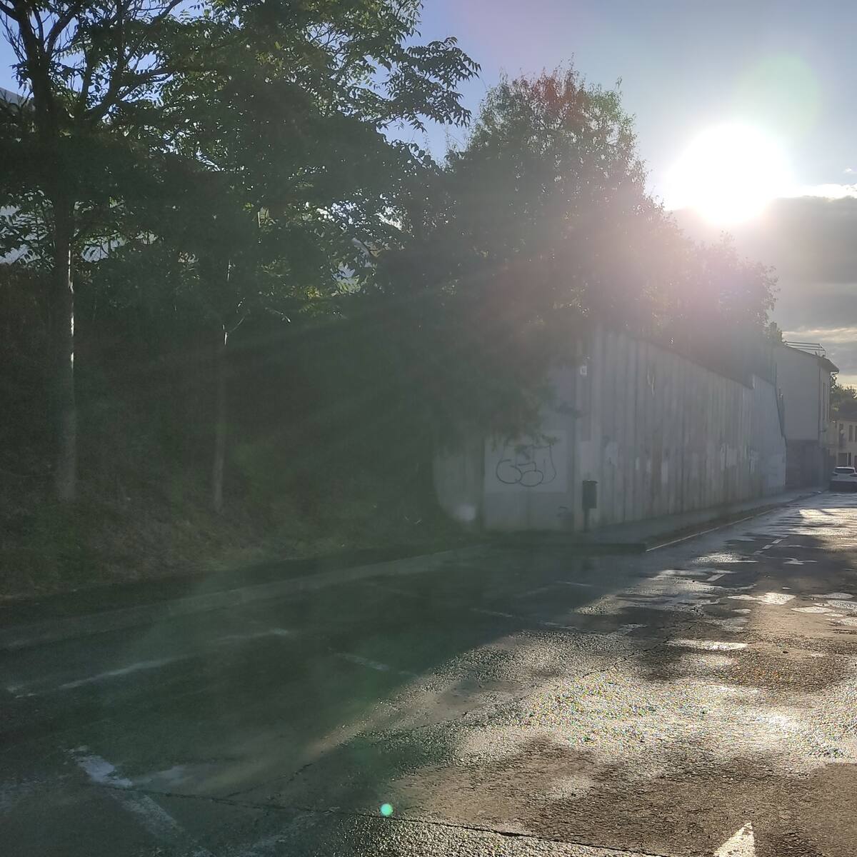 Los vecinos de la Millera en Barbastro denuncian la falta de mantenimiento en la red de alcantarillado