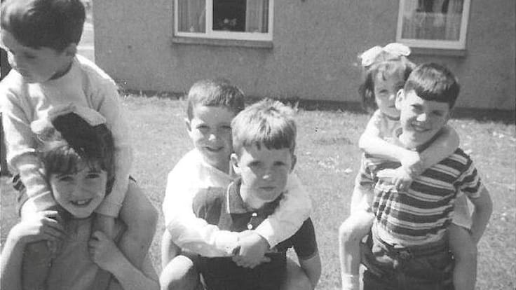 La intrahistoria de una familia escocesa que recupera un álbum de fotos cuarenta años después